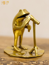 Статуэтка "Лягушка с микрофоном"