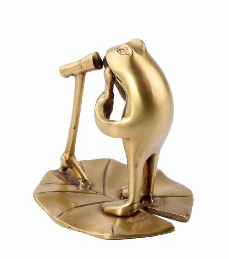 Статуэтка "Лягушка с микрофоном"