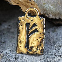 BV09-01 Амулет № 01, Руна Феху, бронза, 17*28мм (Р 001) BV09-01 Амулет № 01, Руна Феху, бронза, 17*28мм (Р 001)