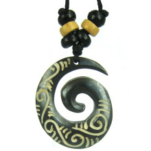 350-01 Амулет 32х26мм, кость