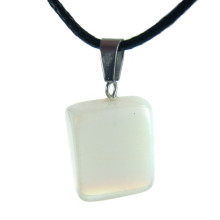 AK04 Талисман из камня на Счастье (Лунный камень), со шнурком