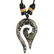 350-02 Амулет 42х25мм, кость