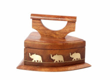 Шкатулка (дерево) 16х11х10см "Утюг"  Шк1300