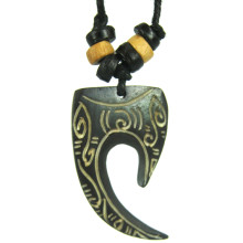 350-05 Амулет 37х22мм, кость