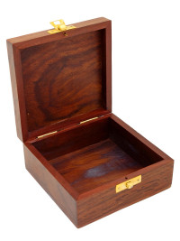 Шкатулка (дерево) резная "Птичка" 12х12х5см  Шк54