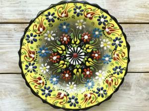 Керамическая тарелка с рельефным узором (желтая)