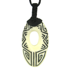 350-08 Амулет 55х28мм, кость