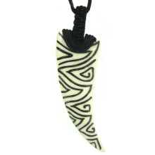 350-09 Амулет 55х22мм, кость