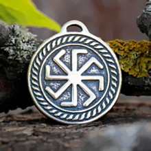 BV01-10 Оберег № 10 Ладинец, бронза, Д-27мм, 27*30мм (СО )