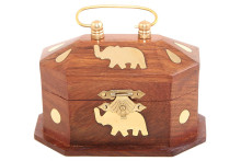 Шкатулка (дерево) резная "Сундучок Слон" 11х8х8см