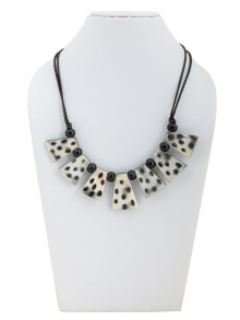 Украшение колье из рога Р-4101 Украшение колье из рога Р-4101