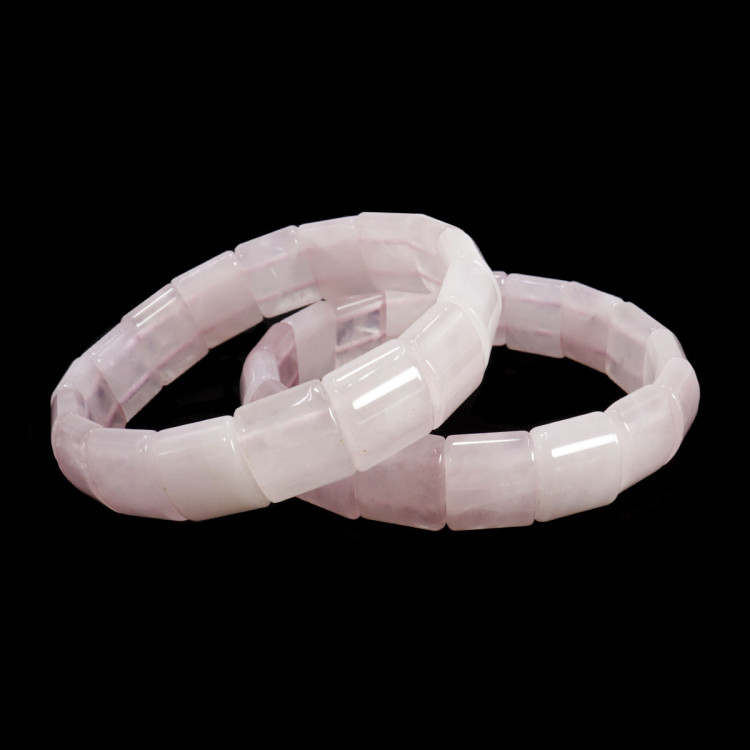 Браслет из камня Розовый кварц приносящий очарование и магнетизм