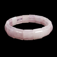Браслет из камня Розовый кварц приносящий очарование и магнетизм