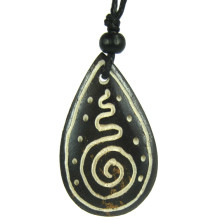 350-18 Амулет 40х23мм, кость