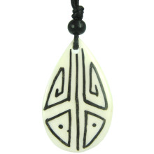 350-19 Амулет 32х22мм, кость