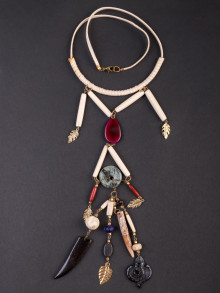 Украшение бусы кость  К-2004