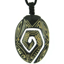 350-23 Амулет 45х32мм, кость