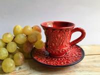 Керамическая чашка с блюдцем (красный цвет)