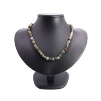 Бусы из камня Яшма кровавая серая дарует защиту от порчи и убирает блоки с денежного канала