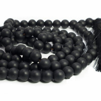 Четки  из камня Шунгит способен привлекать к носителю финансовые потоки 100бус 8mm