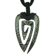 350-28 Амулет 50х28мм, кость