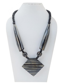 Украшение с подвеской из рога  Р-474