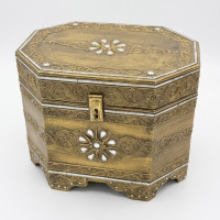 Сундук "Шанти" восьмиугольный, белая инкрустация