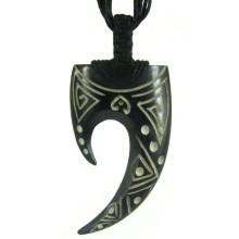 350-31 Амулет 50х30мм, кость