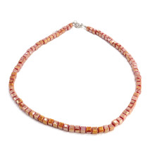 Бусы чокер Кубик хрусталь Рубиновый перламутр 4мм-38см алмазная огранка Бусы чокер Кубик хрусталь Рубиновый перламутр 4мм-38см алмазная огранка