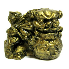 Собака Фу с жемчужиной фигурка 5х3,5см пластик Собака Фу с жемчужиной фигурка 5х3,5см пластик