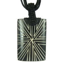 350-33 Амулет 38х25мм, кость