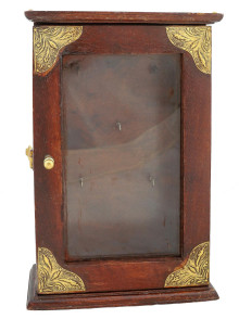 Ящик для ключей (дерево, антик) 18*7*25,5   Пи136