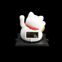 Манеки Неко  оберег на процветание Манящий кот белый 5см