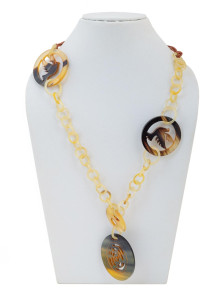 Украшение бусы из рога  Р-024