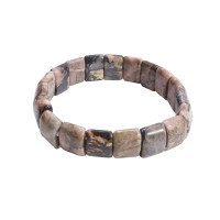 Браслет из камня Родонит поднимает весь род на защиту и дарует помощь свыше