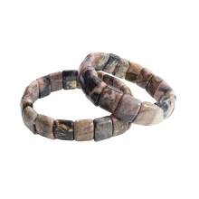 Браслет из камня Родонит поднимает весь род на защиту и дарует помощь свыше