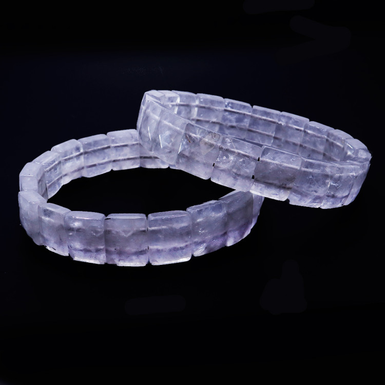 Браслет из камня Горный хрусталь серый с огранкой оберег на любовь и верность