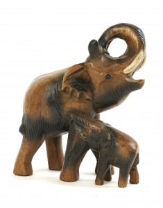 Статутка Слониха со слоненком