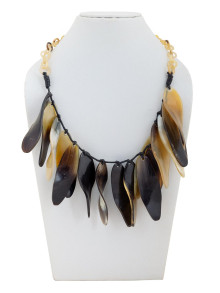 Украшение колье из рога  Р-40/1