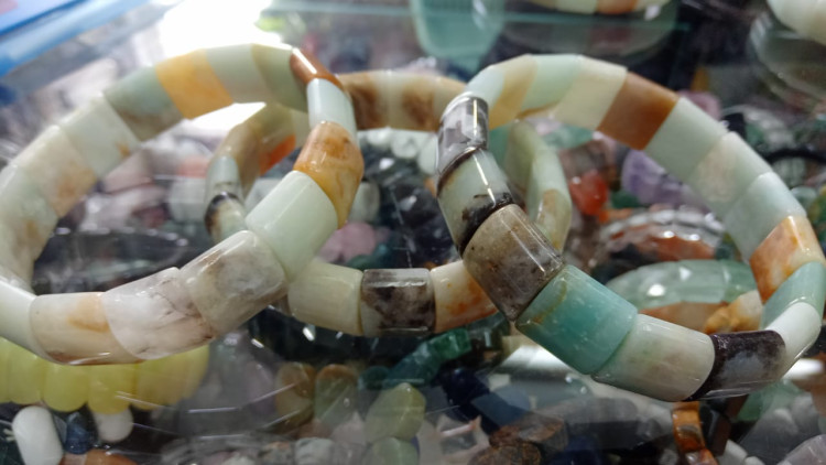 Браслет из камня Амазонит притягивает удачу и новые источники дохода