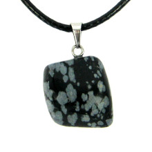 AK16 Талисман из камня на Мудрость (Обсидиан cнeжный),со шнурком