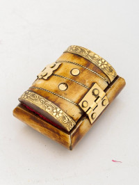 Шкатулка с инкрустацией (кость)  Шк121/1