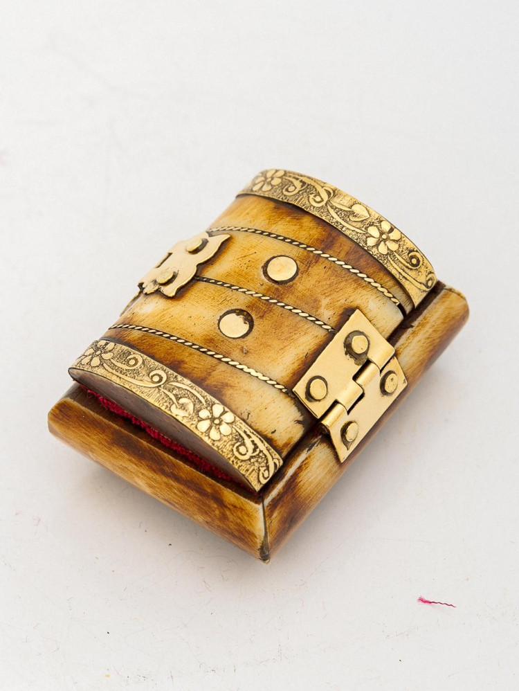 Шкатулка с инкрустацией (кость)  Шк121/1