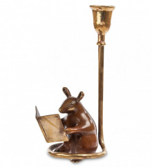 Мышонок с книгой