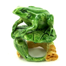 Лягушка на лотосе 8,5см полистоун