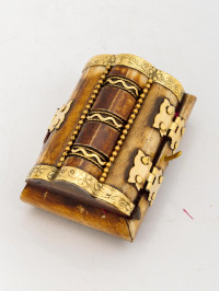 Шкатулка с инкрустацией (кость)  Шк122/2