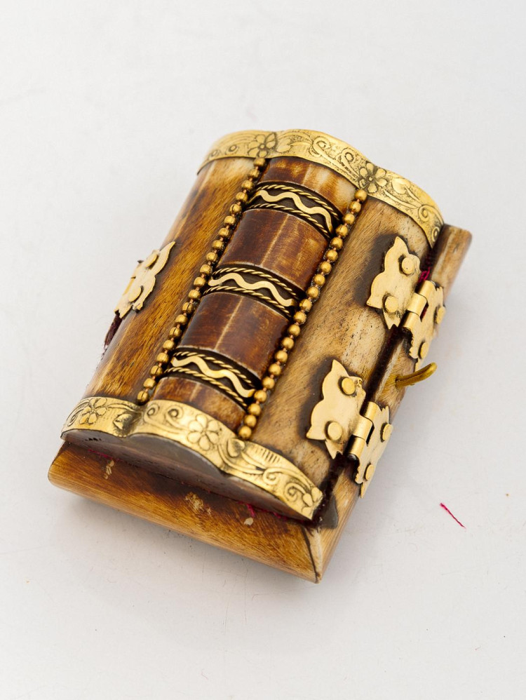 Шкатулка с инкрустацией (кость)  Шк122/2