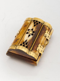 Шкатулка с инкрустацией (кость)  Шк123/1