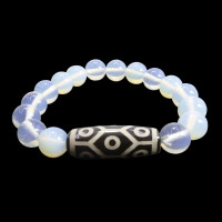 Браслет из камня Лунный камень и бусина Дзи 9 глазиков оберег на процветания и счастья 8мм