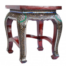 Столик с фигурными ножками Столик с фигурными ножками